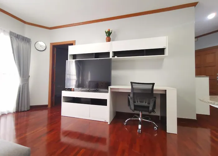 Cozy 1br Walk To Bts And Airport Rail Link Close To Malls G7 *