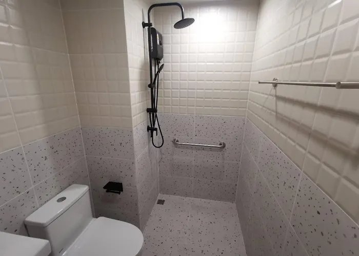 Cozy 1br Walk To Bts And Airport Rail Link Close To Malls G7 Bangkok