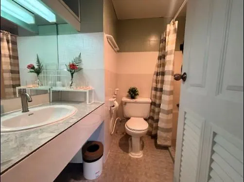 Cozy 1br Walk To Bts And Airport Rail Link Close To Malls G7 Bangkok